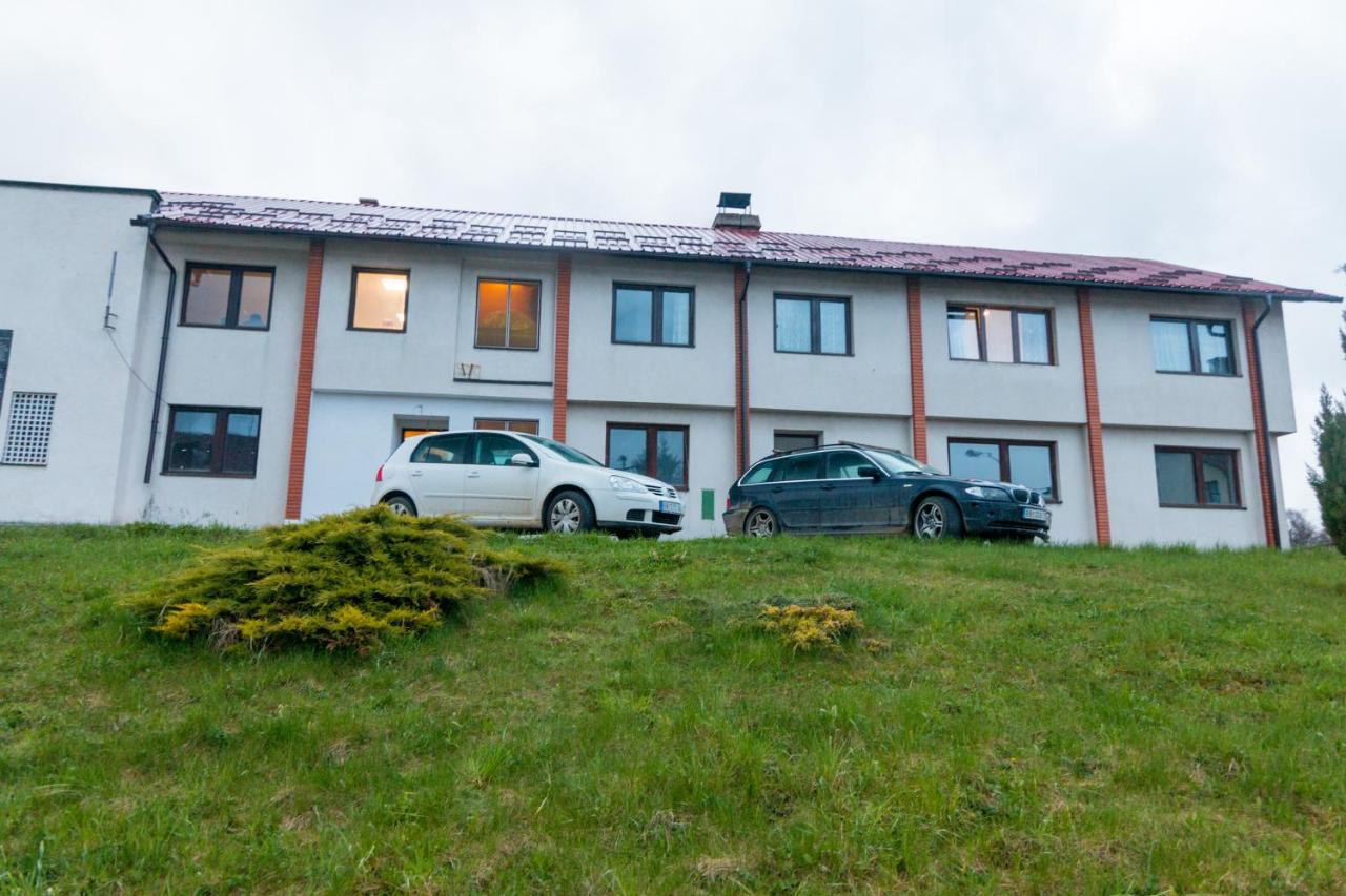 Viktorijini Konaci Aparthotel Kremna Exteriör bild