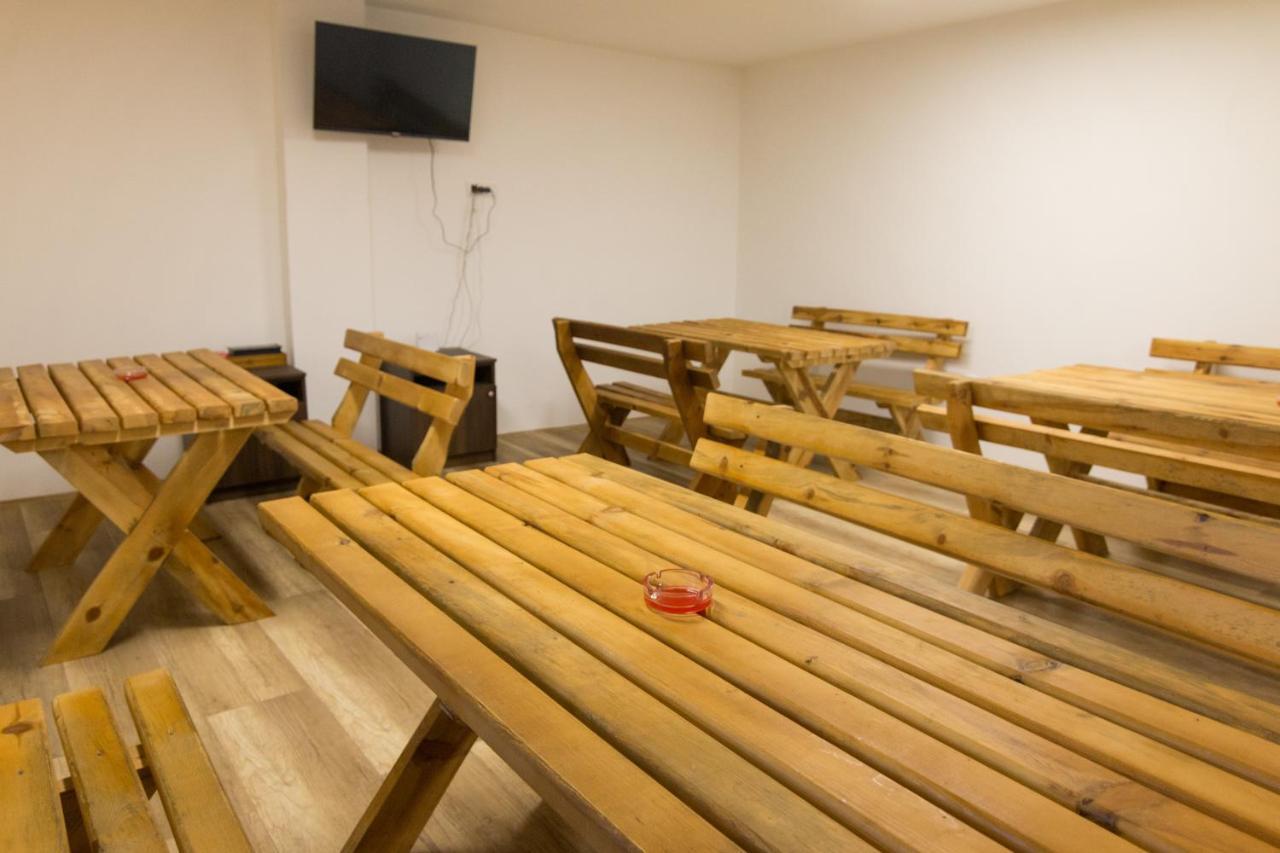 Viktorijini Konaci Aparthotel Kremna Exteriör bild
